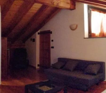 Mansarda Chanoux Cir N 0027 B&B 샤티옹